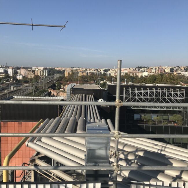 Vista degli impianti presenti sulla copertura dell'immobile